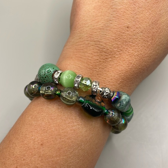 Vintage Silver Tone Green Beaded Bangle Cuff Statement Bracelet - Picture 1 of 3